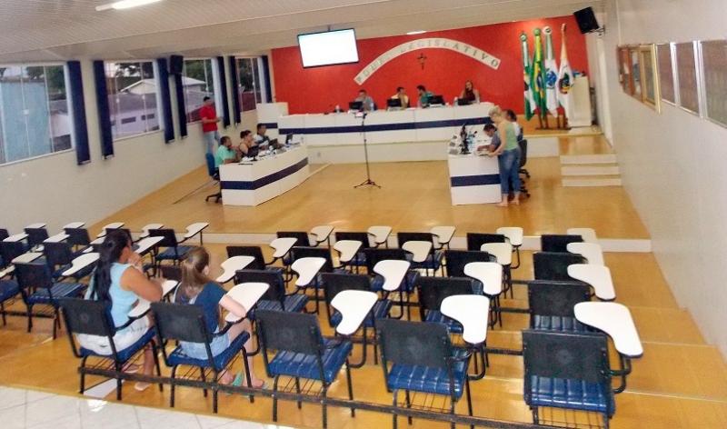 Em regime de urgência vereadores aprovam mais de 690 mil reais para calçamento na Vila Santana e São Francisco